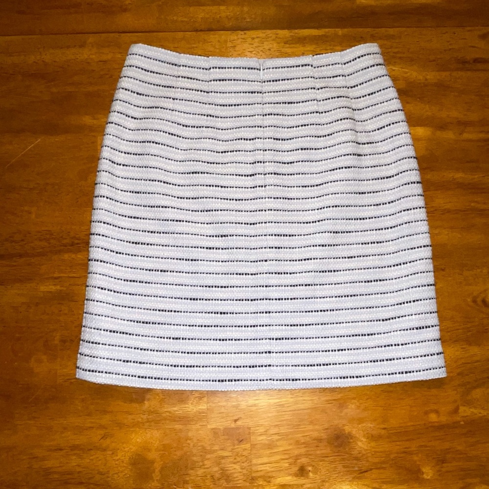 LOFT. Tweed patch pocket skirt
